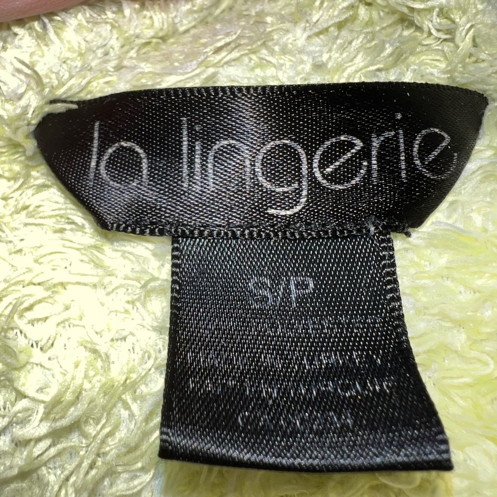 La Lingerie Robe - Picture 7 of 9